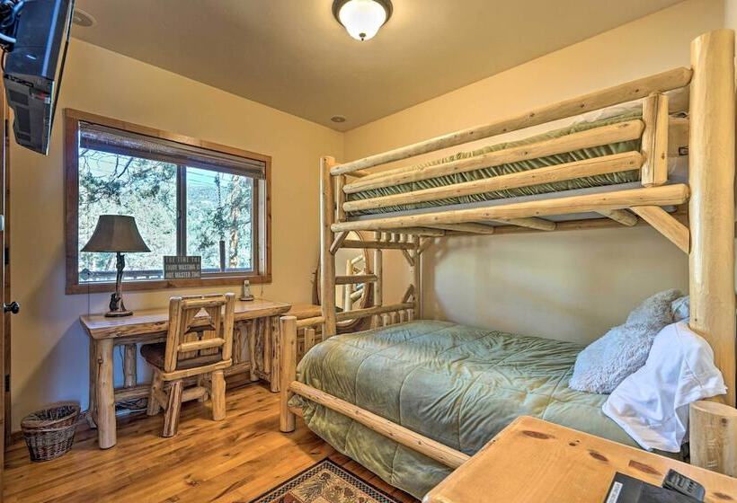 4 Mi To Snow Summit: Cabin W/ Mtn Views & Decks