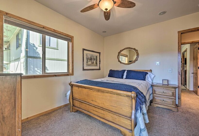 4 Mi To Snow Summit: Cabin W/ Mtn Views & Decks