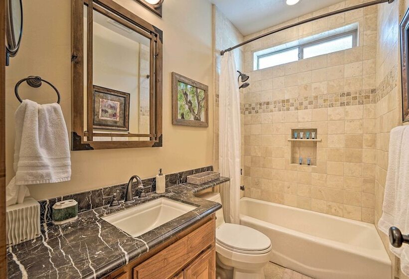 4 Mi To Snow Summit: Cabin W/ Mtn Views & Decks