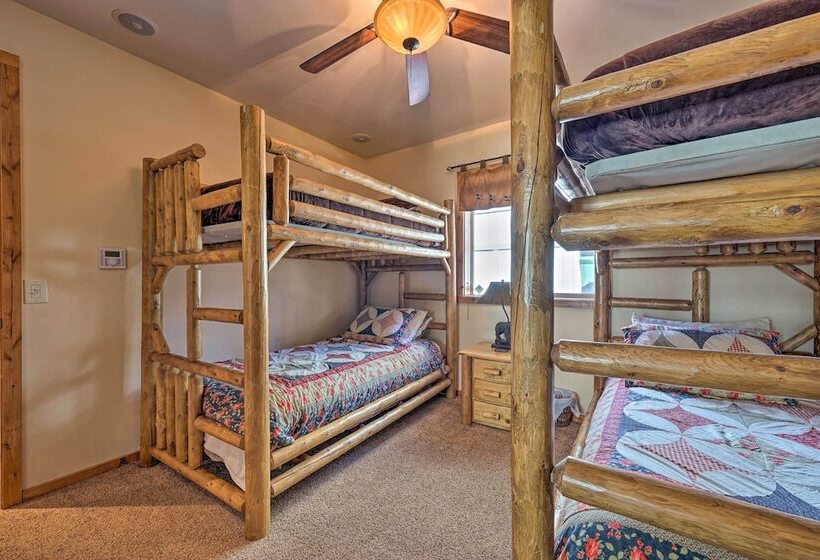 4 Mi To Snow Summit: Cabin W/ Mtn Views & Decks