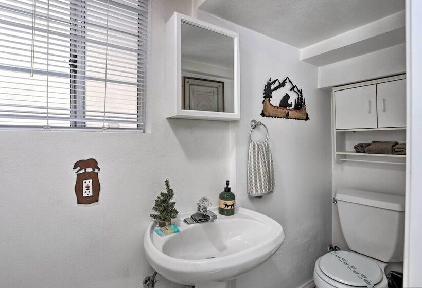 Near Skiing:  The Knotty Pine Cottage  In Big Bear