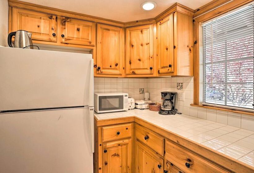 Near Skiing:  The Knotty Pine Cottage  In Big Bear