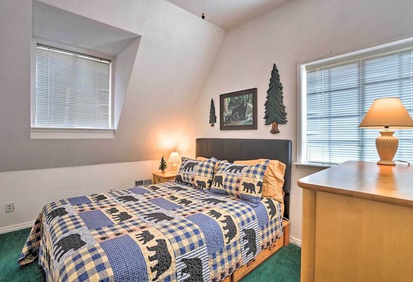 Near Skiing:  The Knotty Pine Cottage  In Big Bear