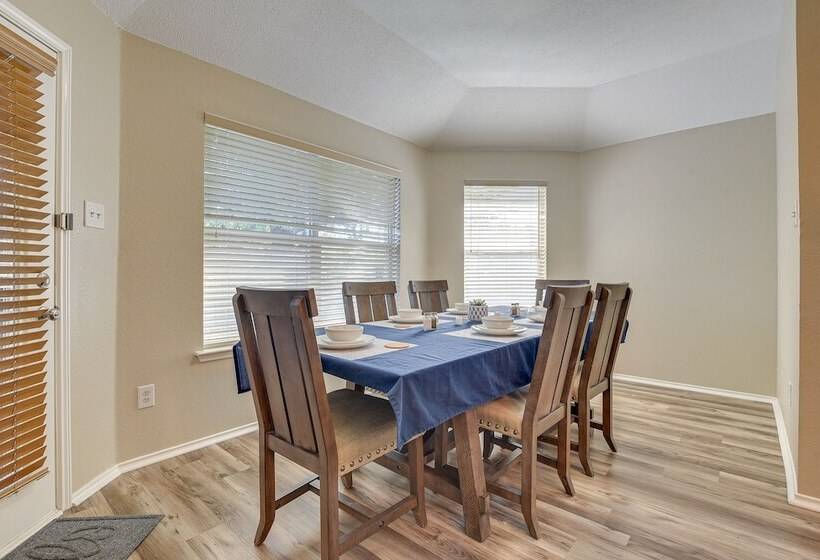 Walk To Water: Cozy Eagle Mountain Lake Home