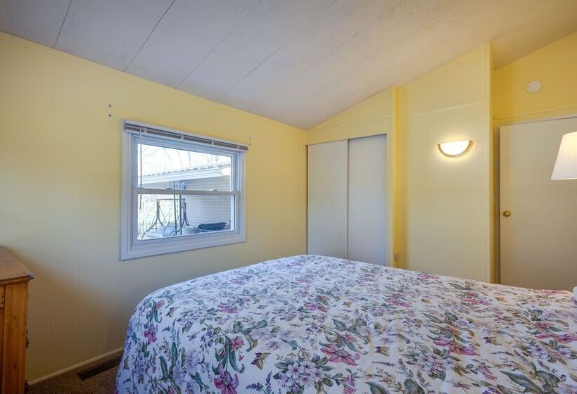 Cozy Huntingdon Escape: 19 Mi To Penn State Univ!