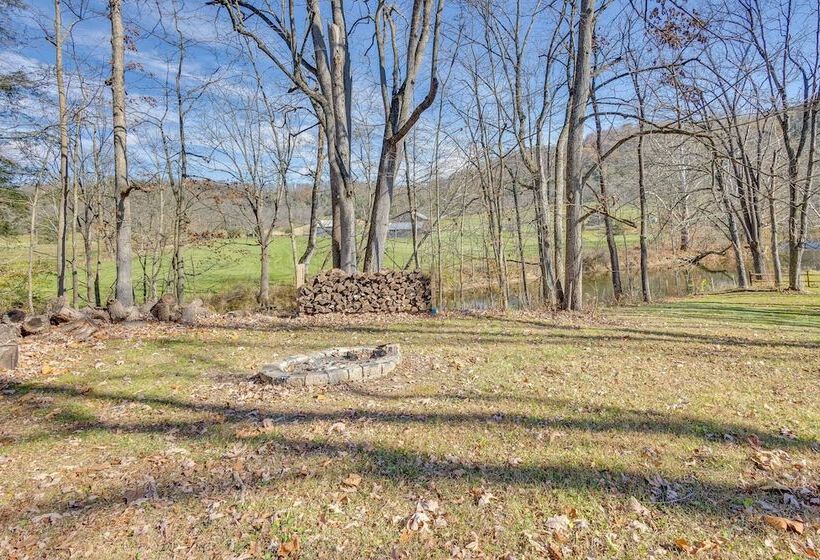 Cozy Huntingdon Escape: 19 Mi To Penn State Univ!