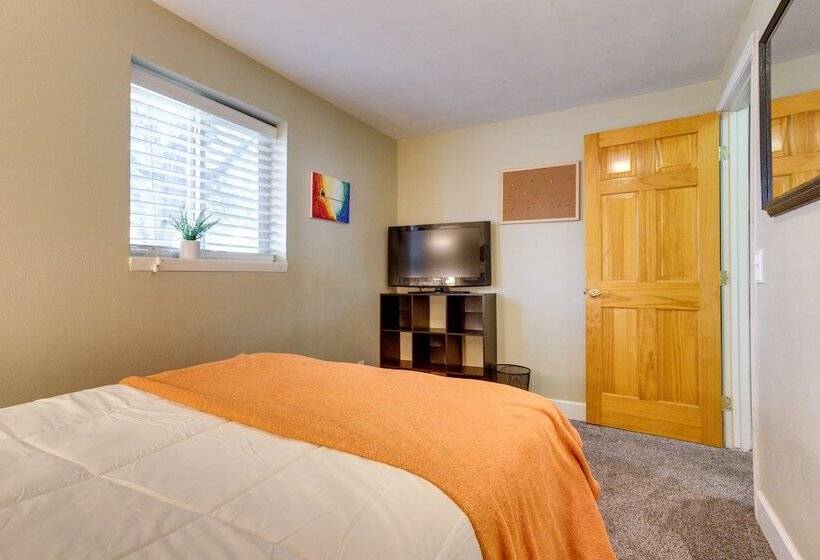 Furnished Deck + Fire Pit: Thornton Family Retreat