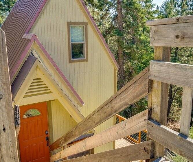 Cozy Truckee Cabin W/ Deck: 1 Mi To Donner Lake!