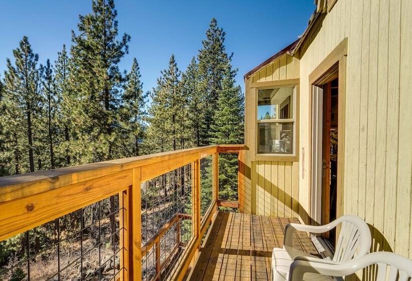 Cozy Truckee Cabin W/ Deck: 1 Mi To Donner Lake!