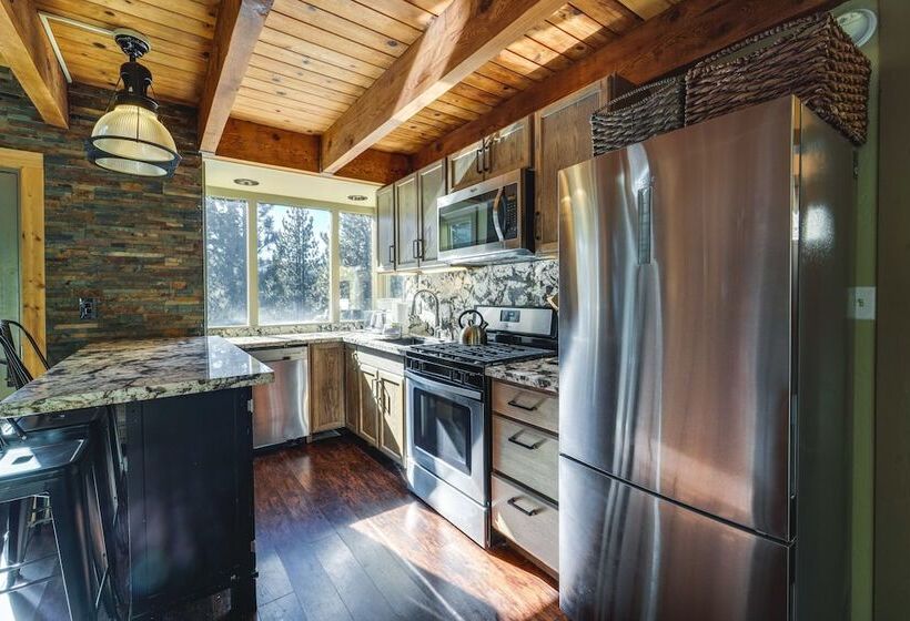 Cozy Truckee Cabin W/ Deck: 1 Mi To Donner Lake!