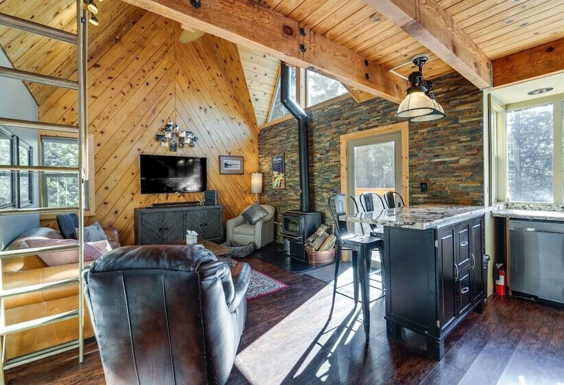 Cozy Truckee Cabin W/ Deck: 1 Mi To Donner Lake!