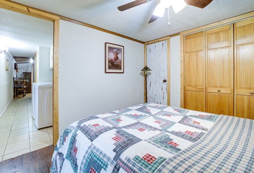 Cozy Waynesville Home W/ Porch By Blue Ridge Pkwy