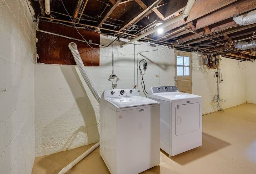 Cozy Zanesville Home ~ 9 Mi To Dillon State Park!