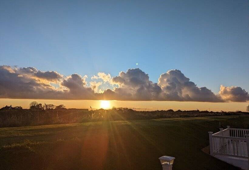 Driftwood Cabin   Dog Friendly, Anderby Creek