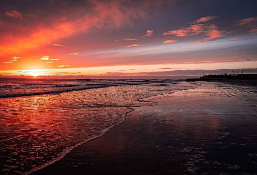 Driftwood Cabin   Dog Friendly, Anderby Creek