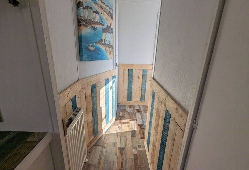 Driftwood Cabin   Dog Friendly, Anderby Creek