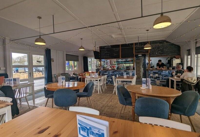 Driftwood Cabin   Dog Friendly, Anderby Creek