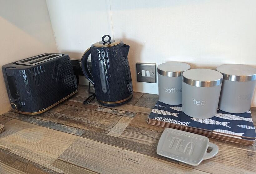 Driftwood Cabin   Dog Friendly, Anderby Creek