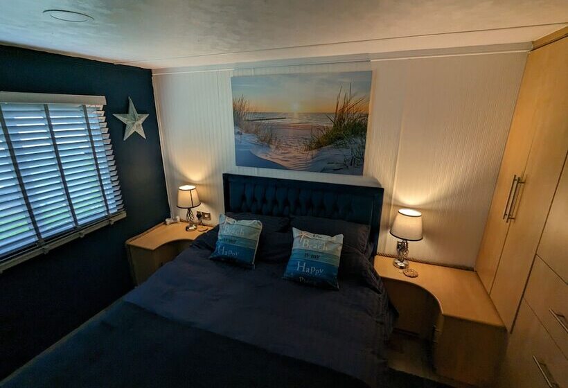 Driftwood Cabin   Dog Friendly, Anderby Creek