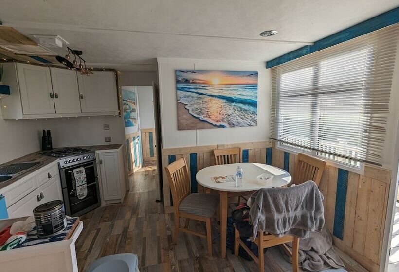 Driftwood Cabin   Dog Friendly, Anderby Creek