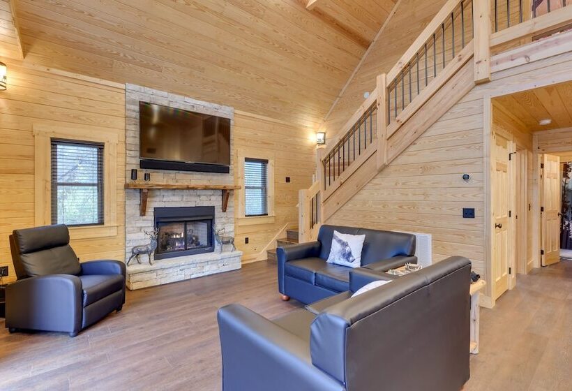 Dtwn Maggie Valley Cabin Near Blue Ridge Parkway!