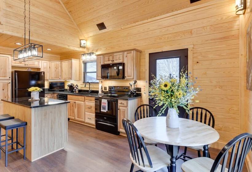 Dtwn Maggie Valley Cabin Near Blue Ridge Parkway!