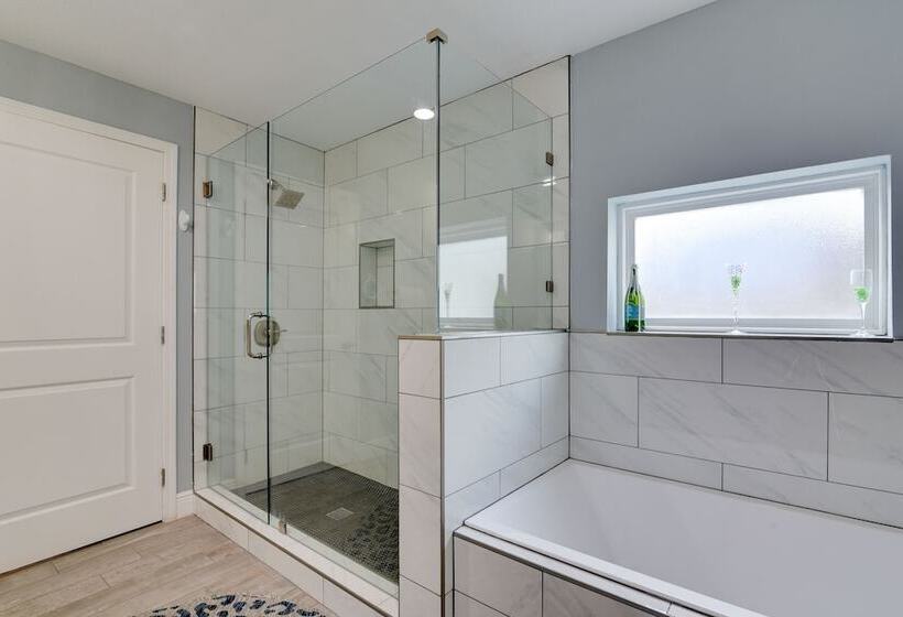 Eclectic Houston Home W/ Pool Table, 5 Mi To Dtwn