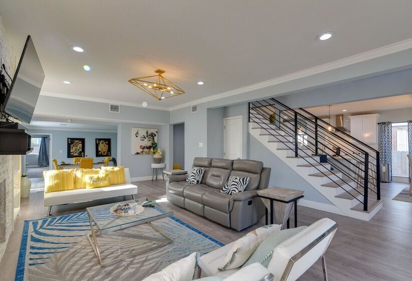 Eclectic Houston Home W/ Pool Table, 5 Mi To Dtwn