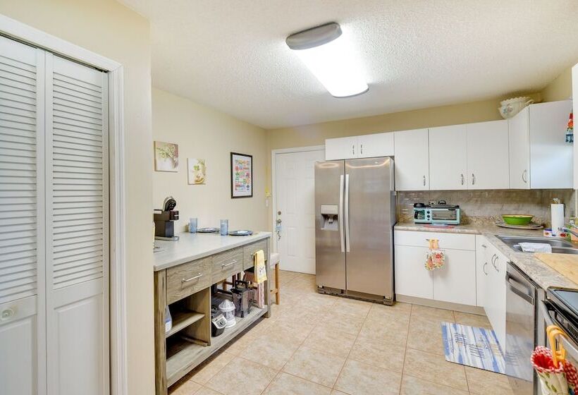 Edgewater Vacation Home: 6 Mi To New Smyrna Beach!