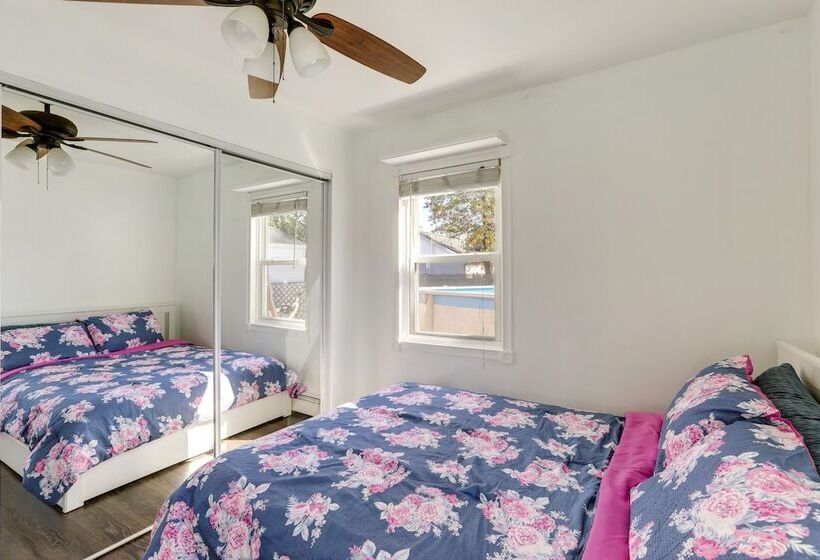 Edison Vacation Home: 1 Mi To Train Station To Nyc