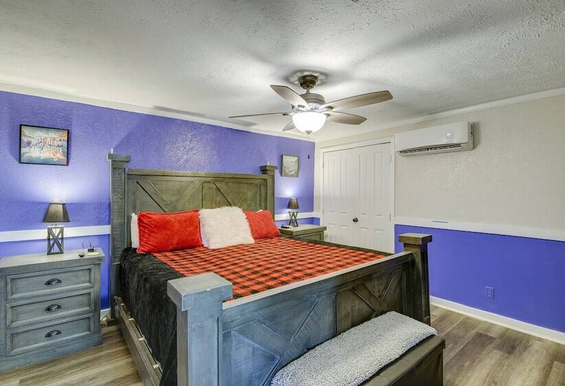 Emerald Cove Chalet  On Douglas Lake W/ Hot Tub!