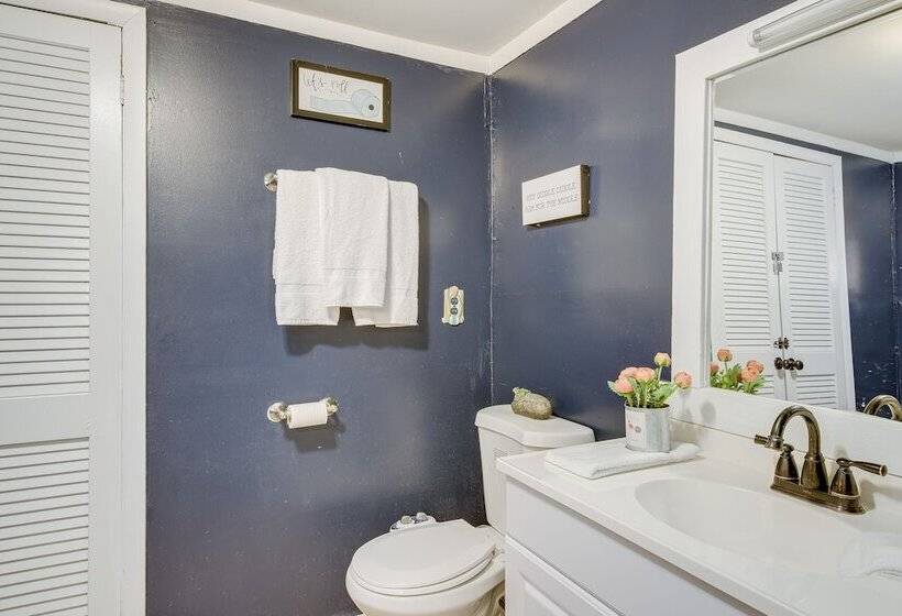 Emerald Cove Chalet  On Douglas Lake W/ Hot Tub!