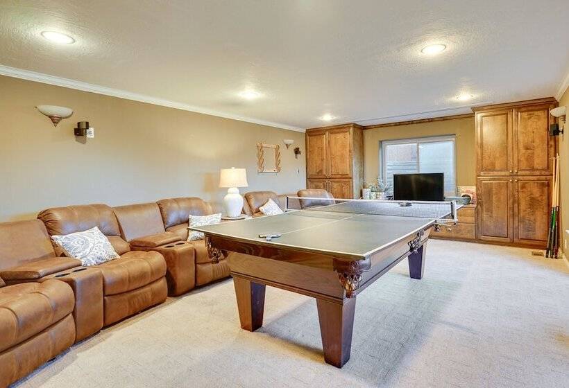 Epic Sandy Home W/ Heated Pool & Mountain Views!