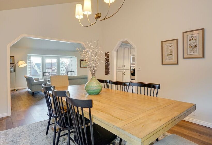 Epic Sandy Home W/ Heated Pool & Mountain Views!