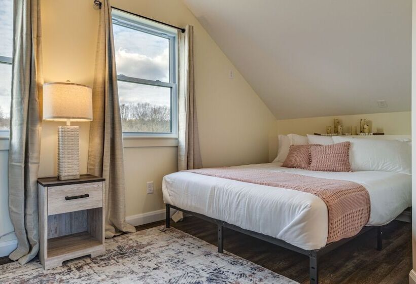 Exquisite Hagerstown Home With Deck & Gazebo!