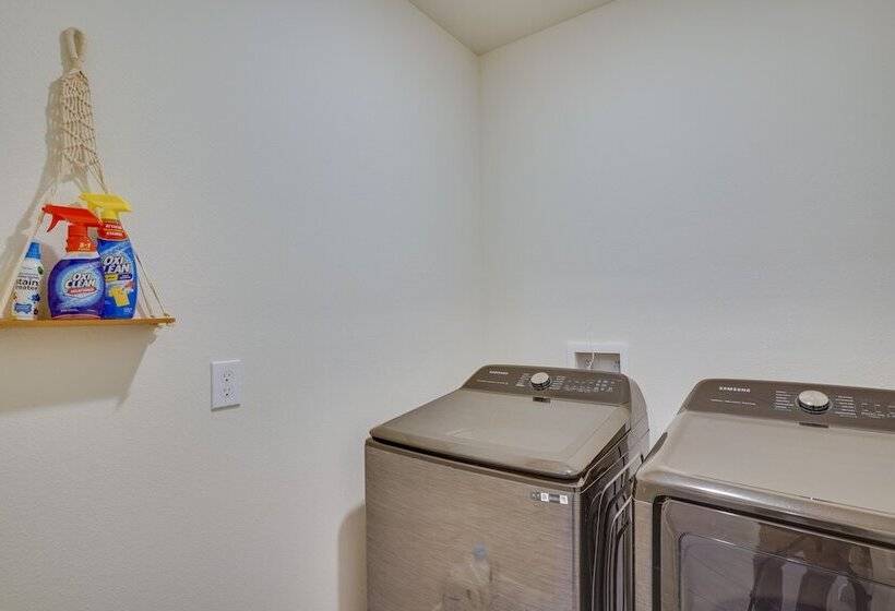 Family Friendly Eagle Lake Home, 7 Mi To Legoland!