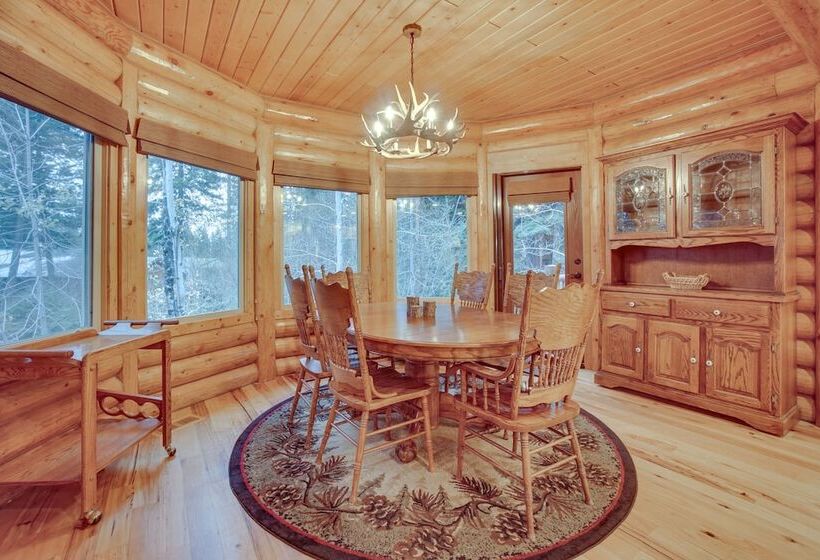 Family Friendly Mccall Cabin W/ Private Hot Tub!