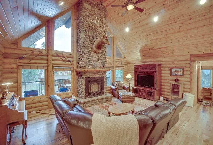 Family Friendly Mccall Cabin W/ Private Hot Tub!