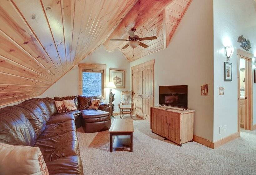 Family Friendly Mccall Cabin W/ Private Hot Tub!