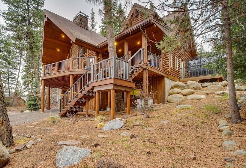 Family Friendly Mccall Cabin W/ Private Hot Tub!
