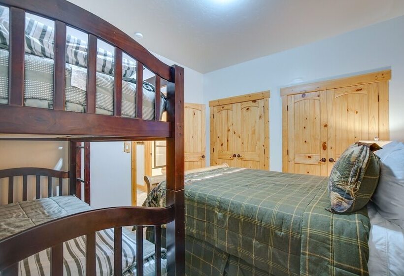 Family Friendly Mccall Cabin W/ Private Hot Tub!