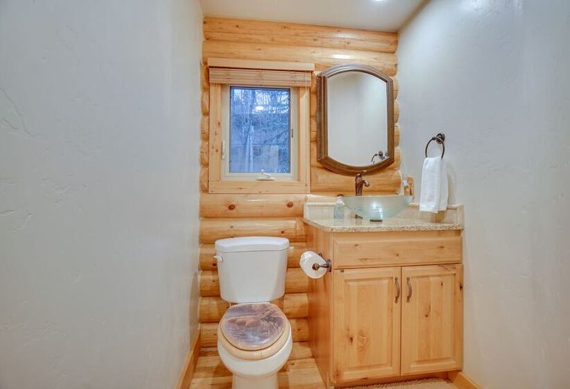 Family Friendly Mccall Cabin W/ Private Hot Tub!