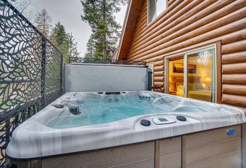 Family Friendly Mccall Cabin W/ Private Hot Tub!