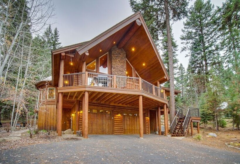 Family Friendly Mccall Cabin W/ Private Hot Tub!