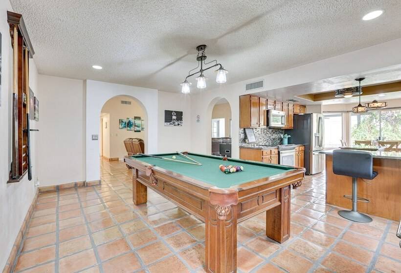 Family Friendly Peoria Home W/ Pool & Fire Pit!