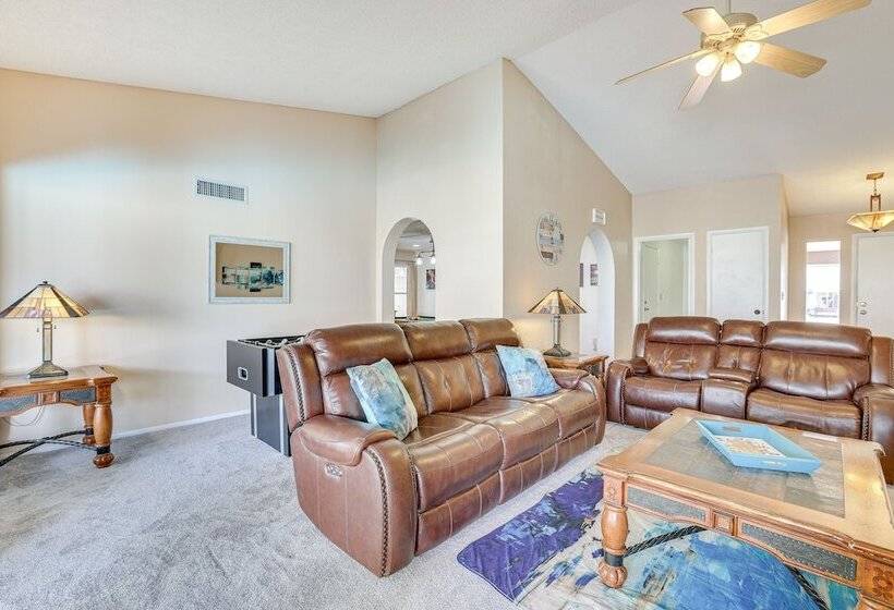 Family Friendly Peoria Home W/ Pool & Fire Pit!