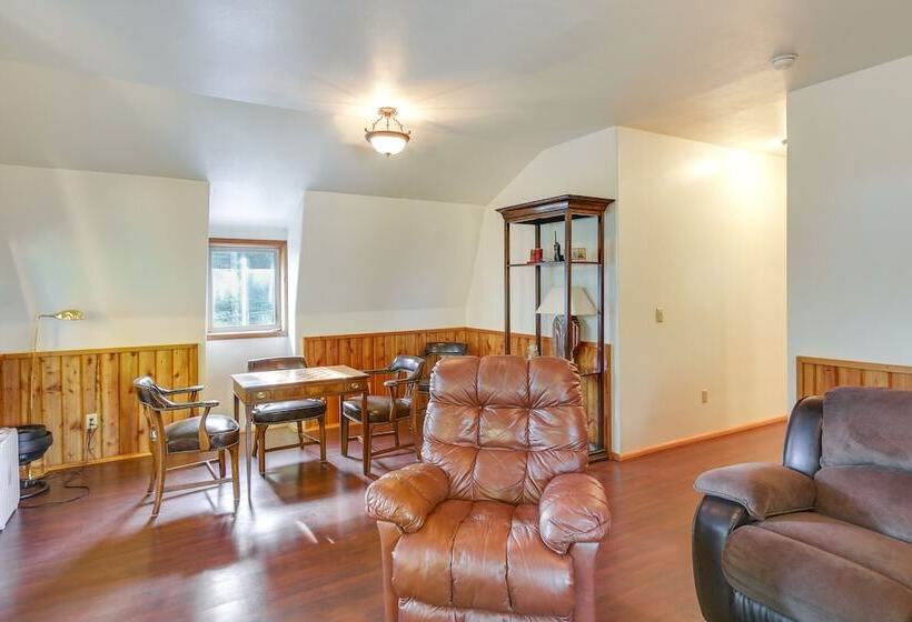 Forested Coffman Cove Cabin W/ Wood Burning Stove!