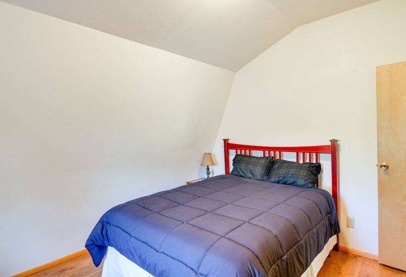 Forested Coffman Cove Cabin W/ Wood Burning Stove!