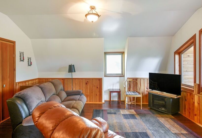 Forested Coffman Cove Cabin W/ Wood Burning Stove!