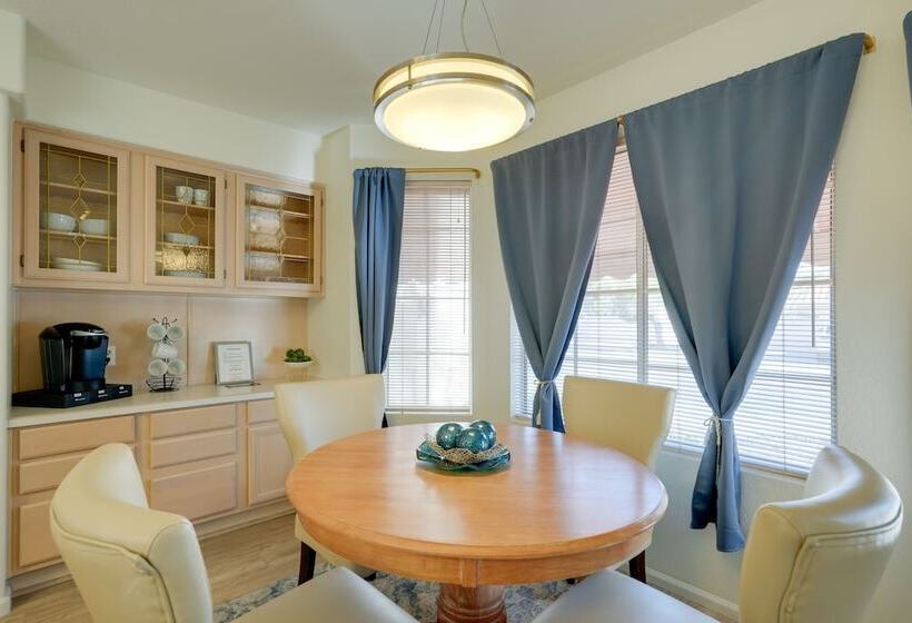 Glendale Home On A Golf Course W/ Patio & Views!